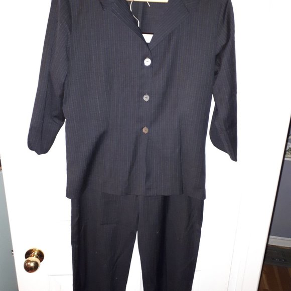 Muriel Dombret,Womens Pinstrpe Pant Suit, size 10 - Picture 1 of 5